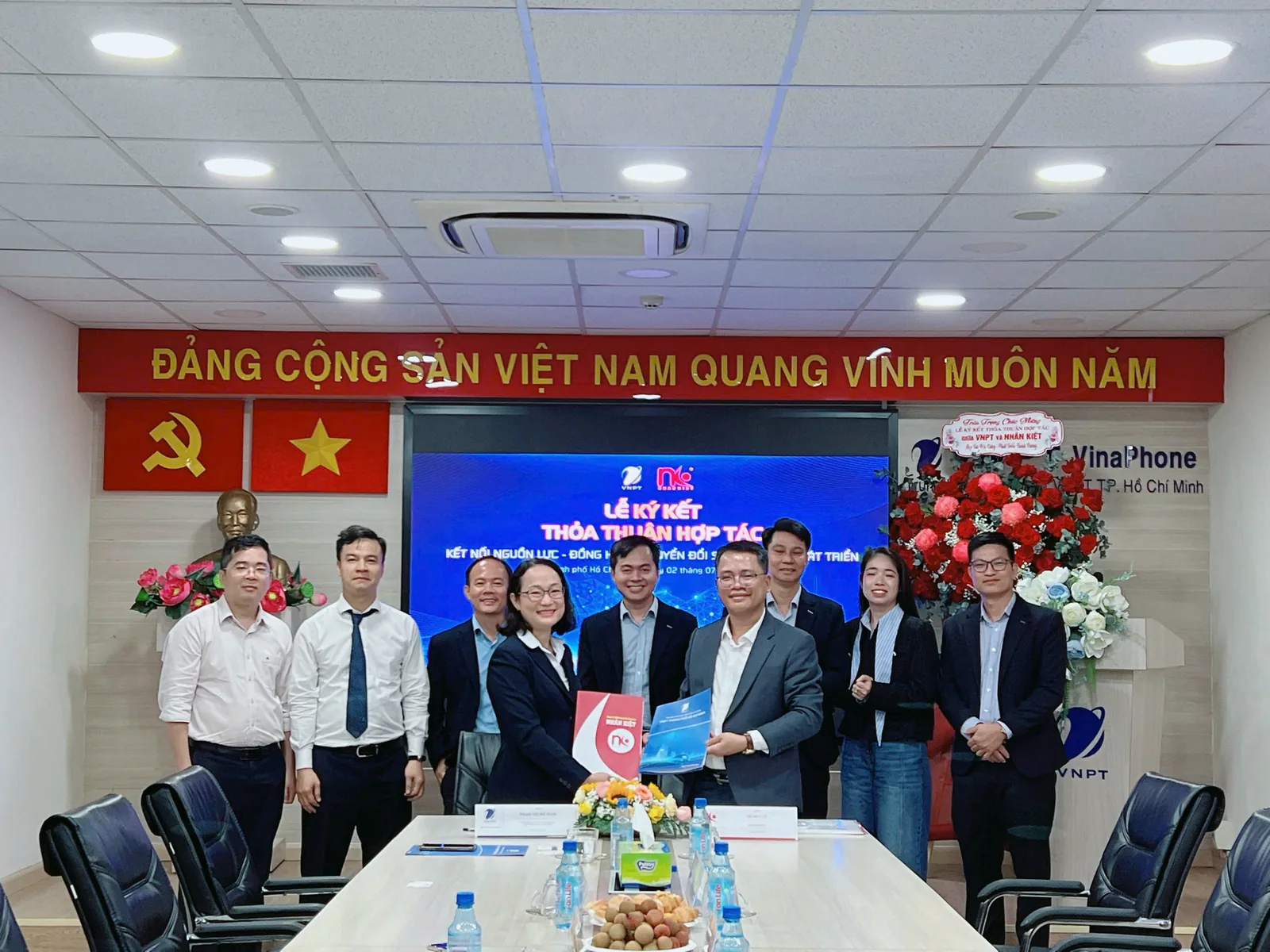Lễ ký kết thỏa thuận hợp tác giữa Nhân Kiệt và VNPT – VinaPhone TP. Hồ Chí Minh